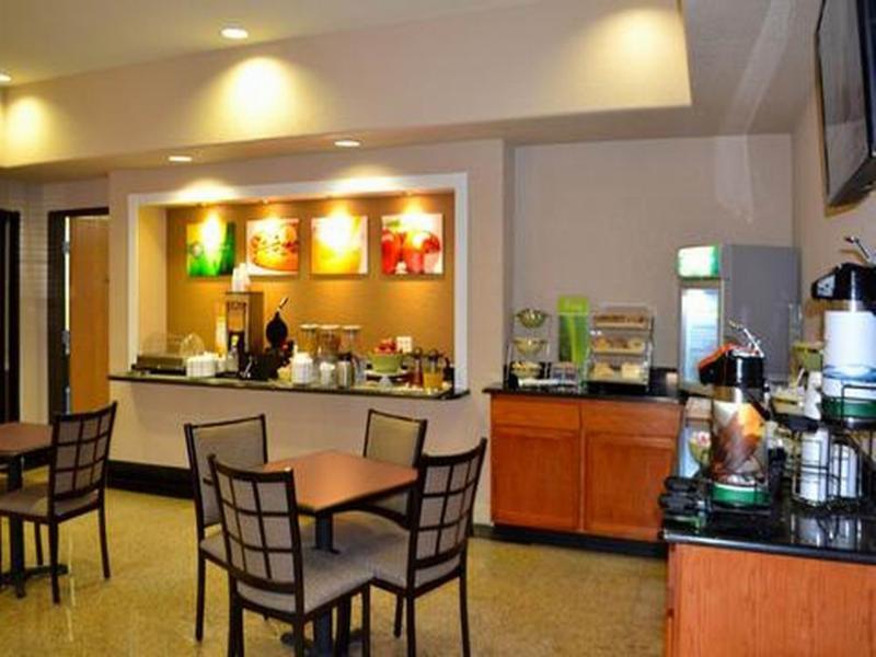 Amco Hotel & Suites- Fort Hood Killeen Exterior photo