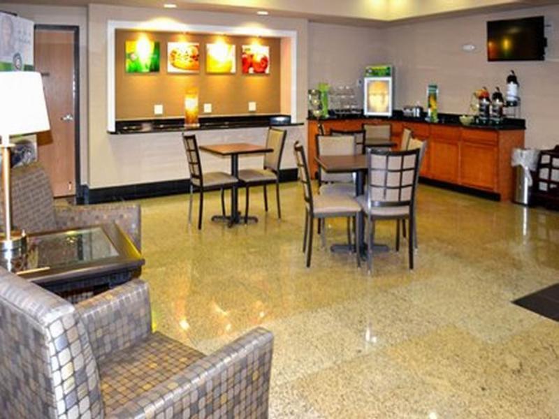 Amco Hotel & Suites- Fort Hood Killeen Exterior photo